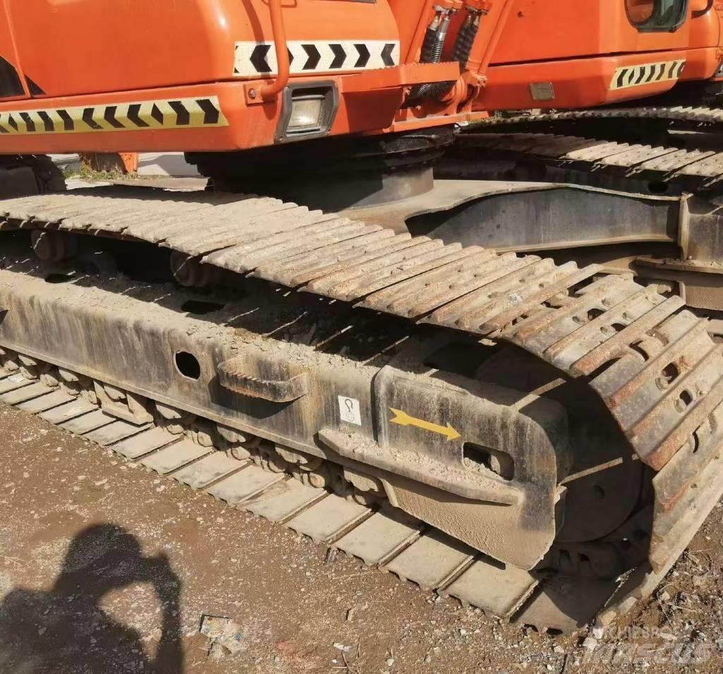 Doosan DH 220 Bagri goseničarji