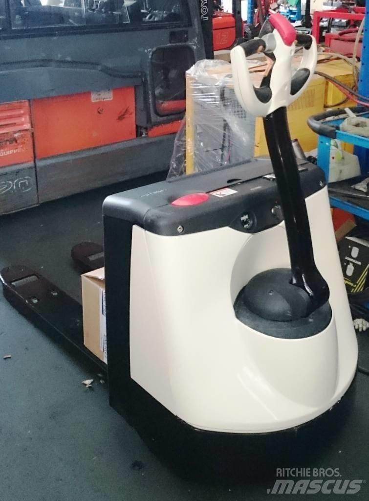 Crown WP 3015 Električni nizko dvižni viličar