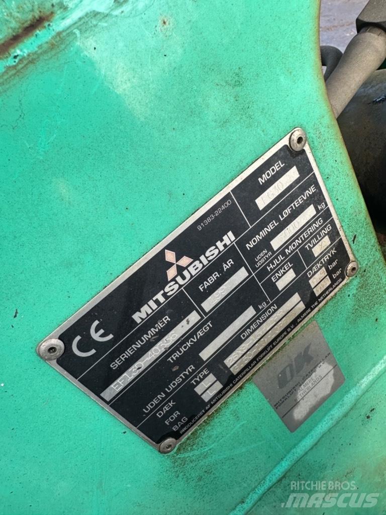 Mitsubishi FG 30 Plinski viličarji