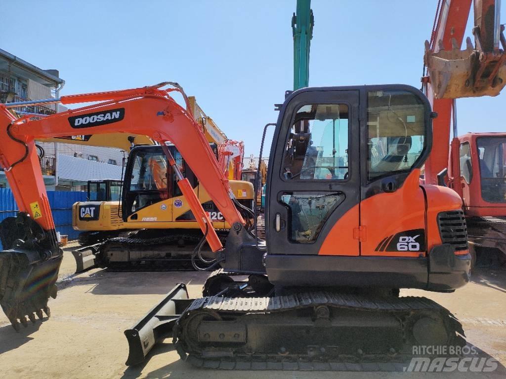 Doosan DX 60 Bagri goseničarji