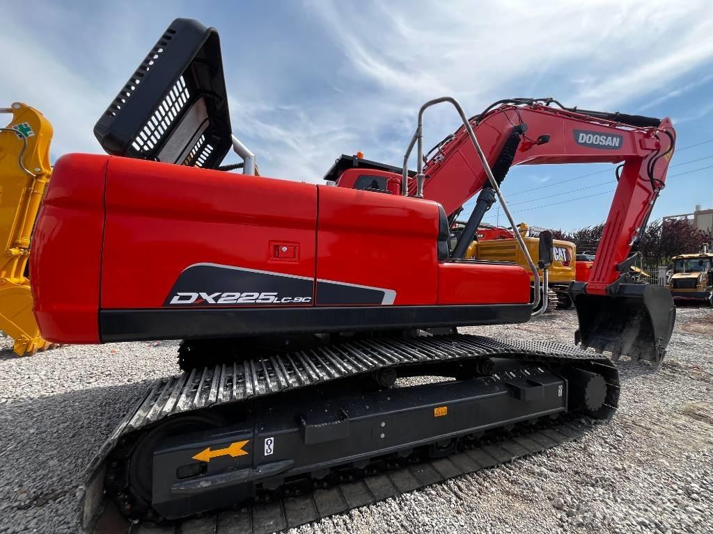 Doosan DX 225 Bagri goseničarji