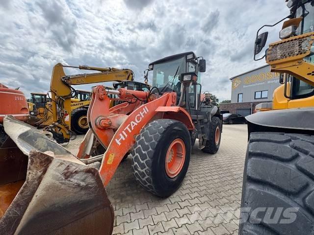 Hitachi ZW 180 Kolesni nakladalci