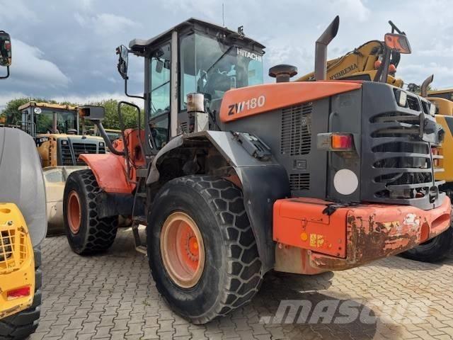 Hitachi ZW 180 Kolesni nakladalci
