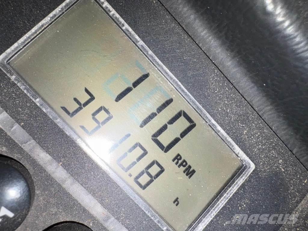 Aebi MFH 2500 Cestni pometači