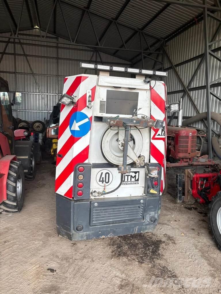 Aebi MFH 2500 Cestni pometači