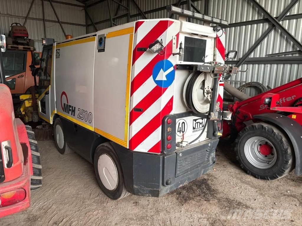 Aebi MFH 2500 Cestni pometači