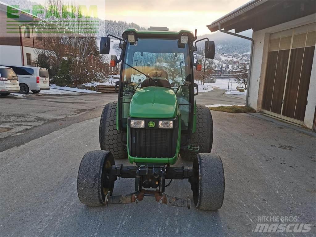 John Deere 4720 Traktorji