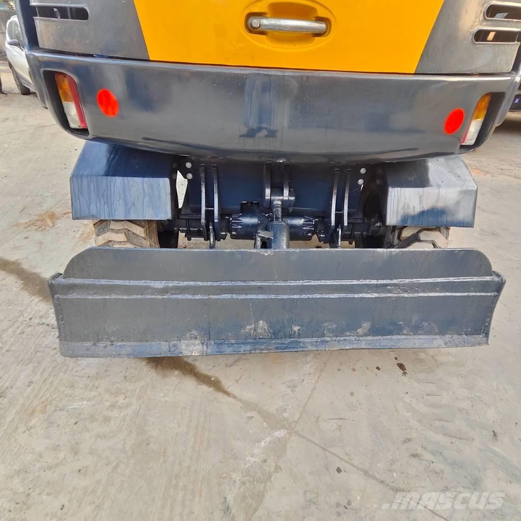 Hyundai R60W Bagri na kolesih