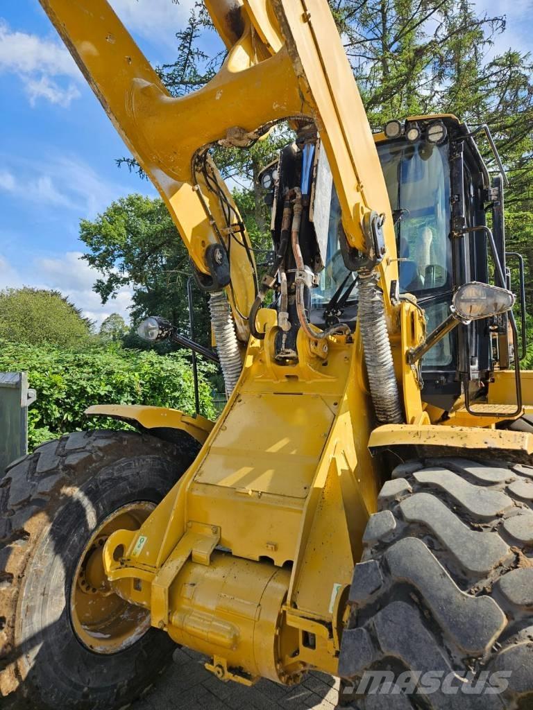 CAT 930 G Kolesni nakladalci