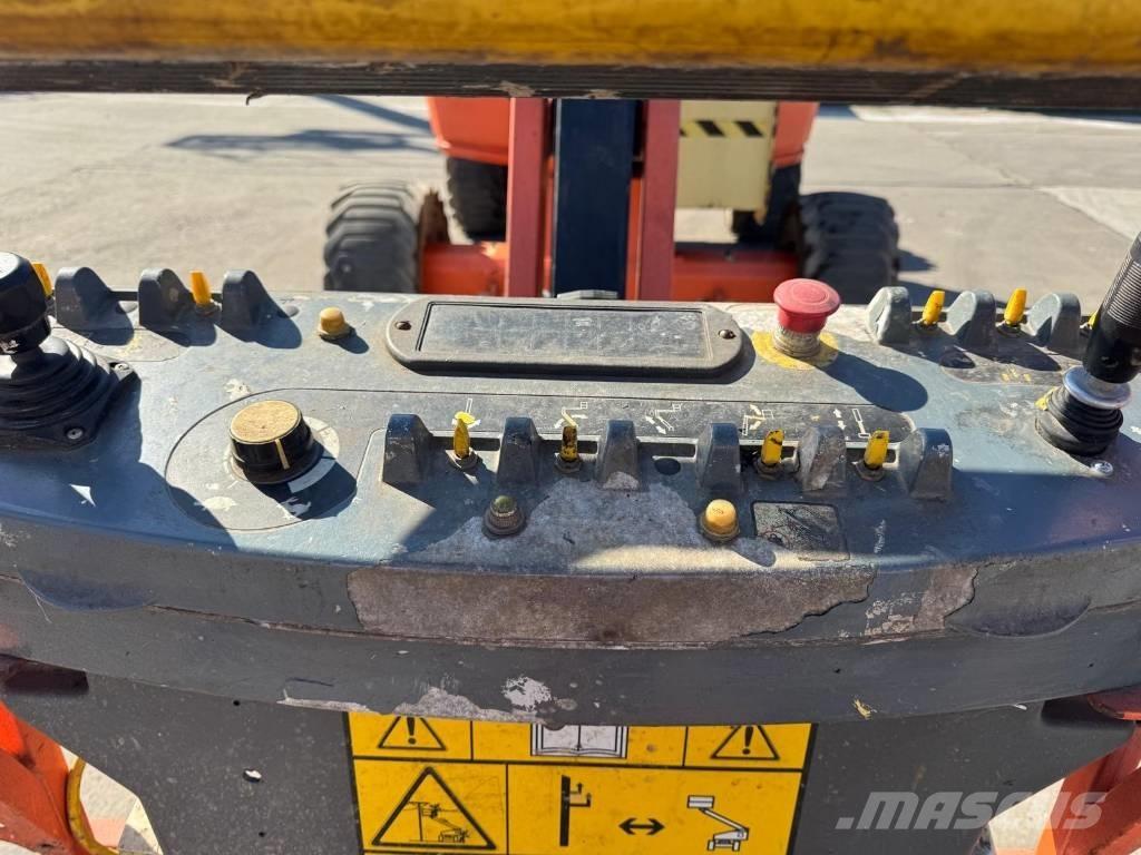 JLG 450 AJ Zglobne dvižne ploščadi