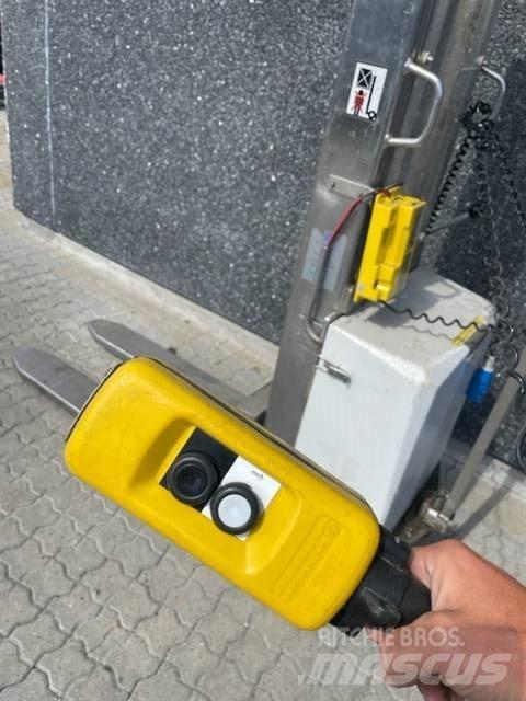 NH SB1000 Ročni električni viličar