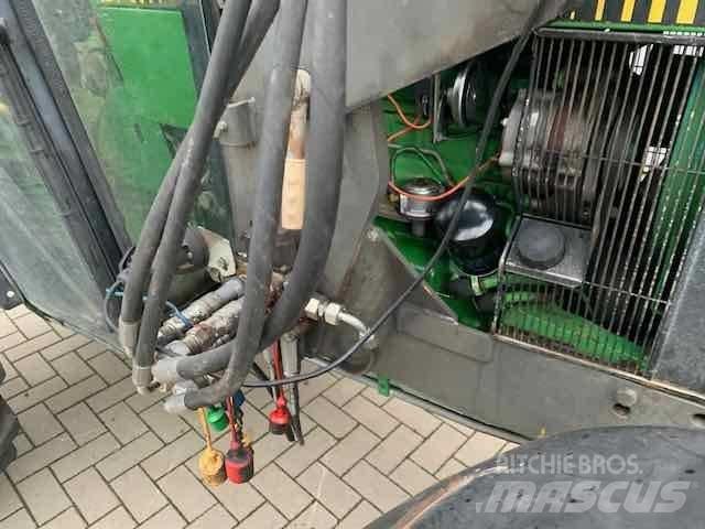 John Deere 2450 Traktorji