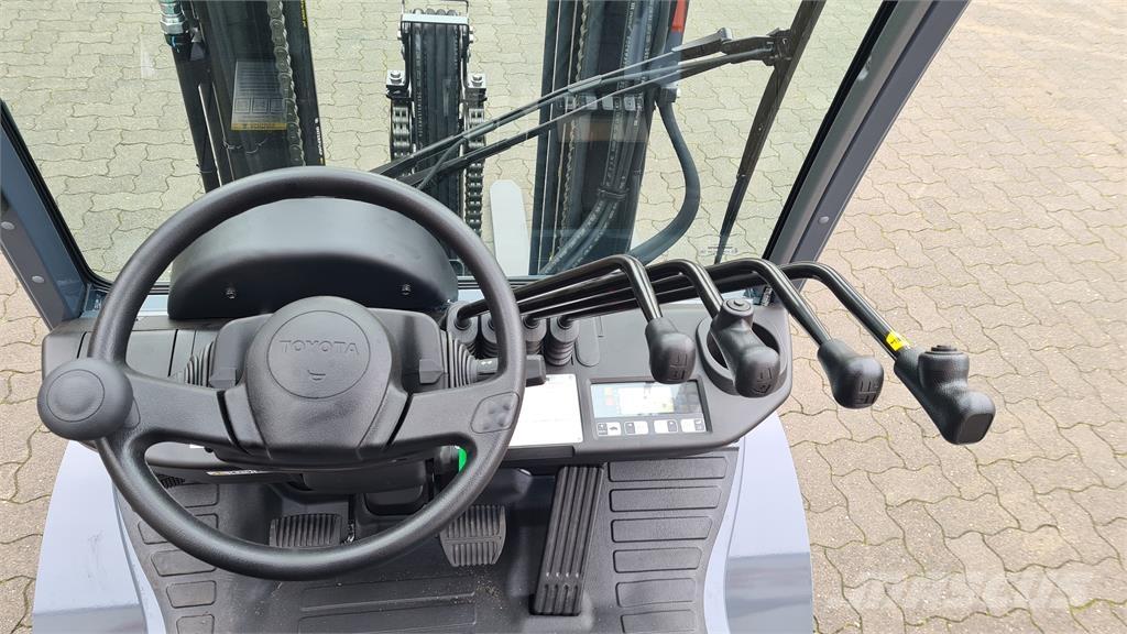 Toyota 02-8FGF25 Plinski viličarji