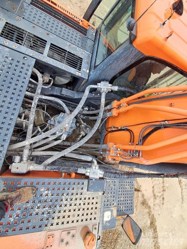 Doosan DX 420 LC Bagri goseničarji