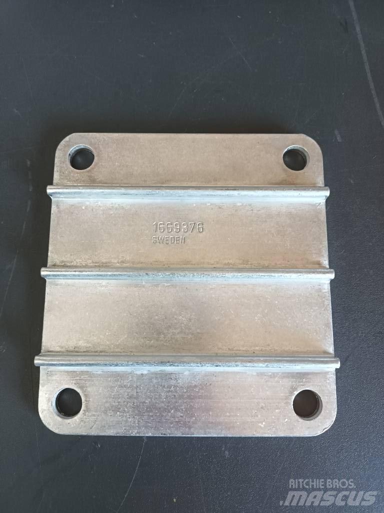 Volvo COVER 1669376 Motorji