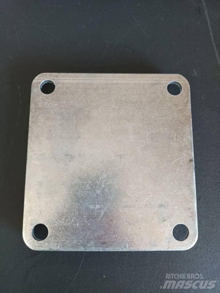 Volvo COVER 1669376 Motorji