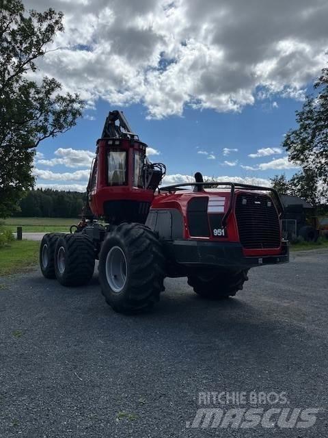 Komatsu 951 Harvesterji