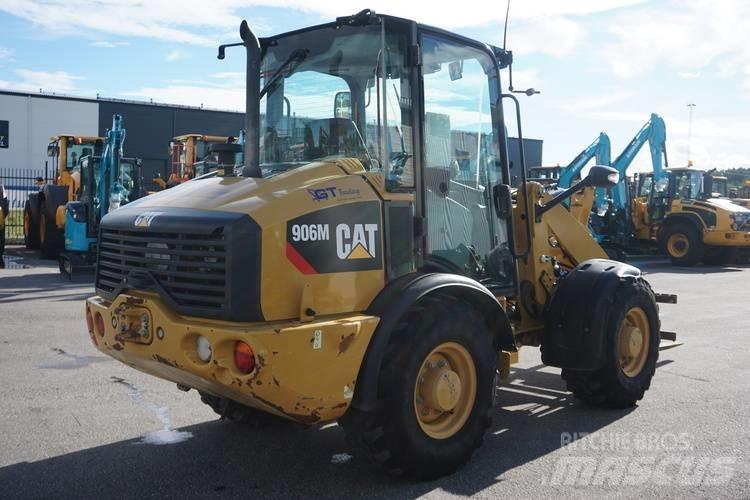 CAT 906M *Uthyres* Kolesni nakladalci