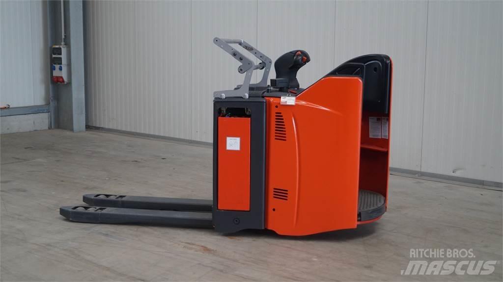 Linde T20SP kurz Električni nizko dvižni viličar