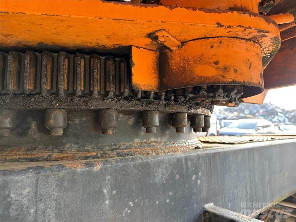 Atlas 1602E Bagri na kolesih