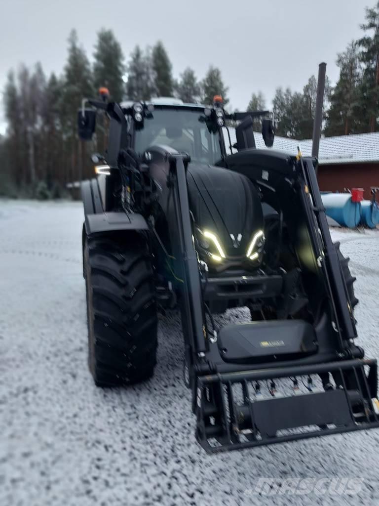Valtra T 235 Traktorji