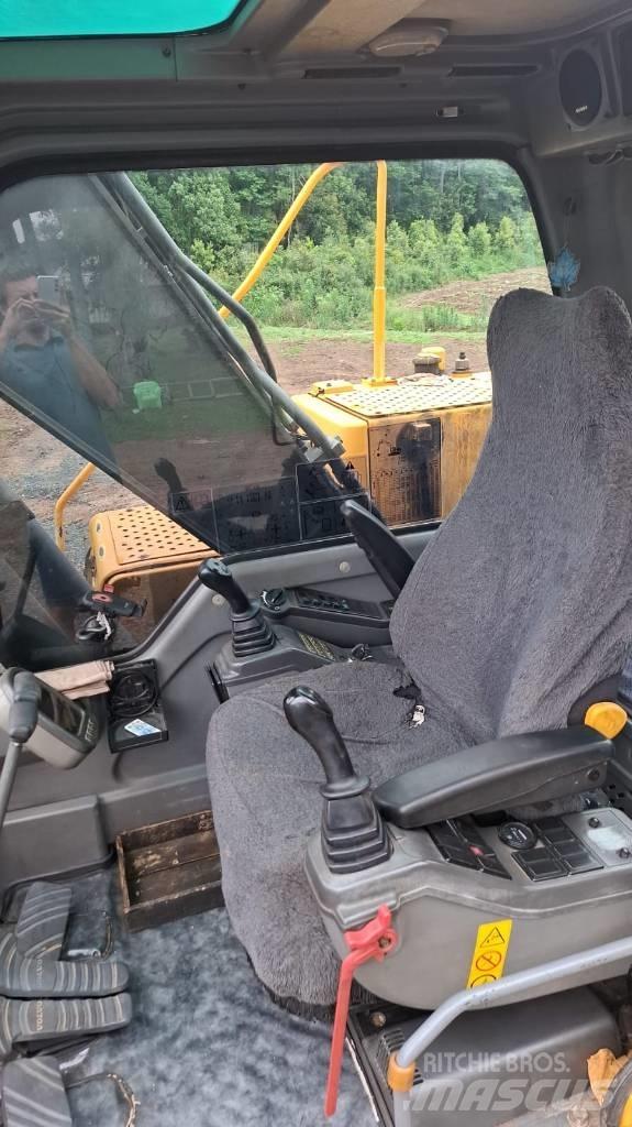 Volvo EC210B Bagri goseničarji