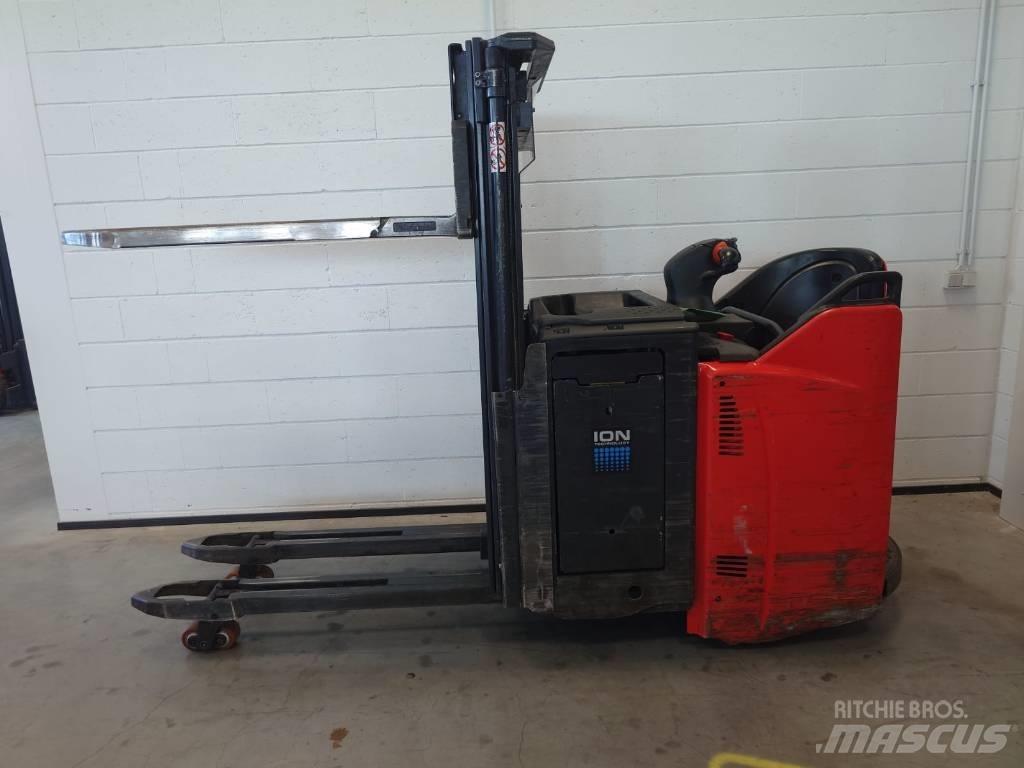 Linde D 12 Samopogonski ročni viličarji