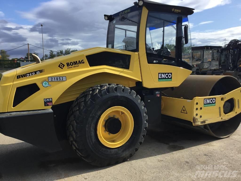 Bomag BW212D5 Kompaktorji tal