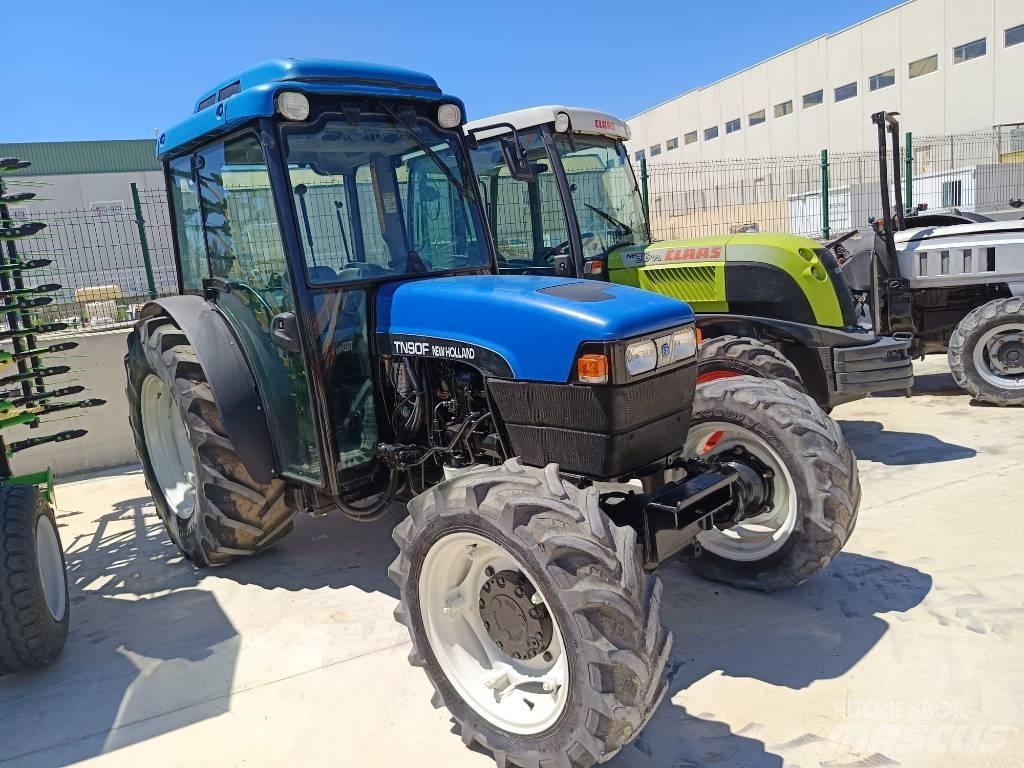 New Holland TN90FC Traktorji