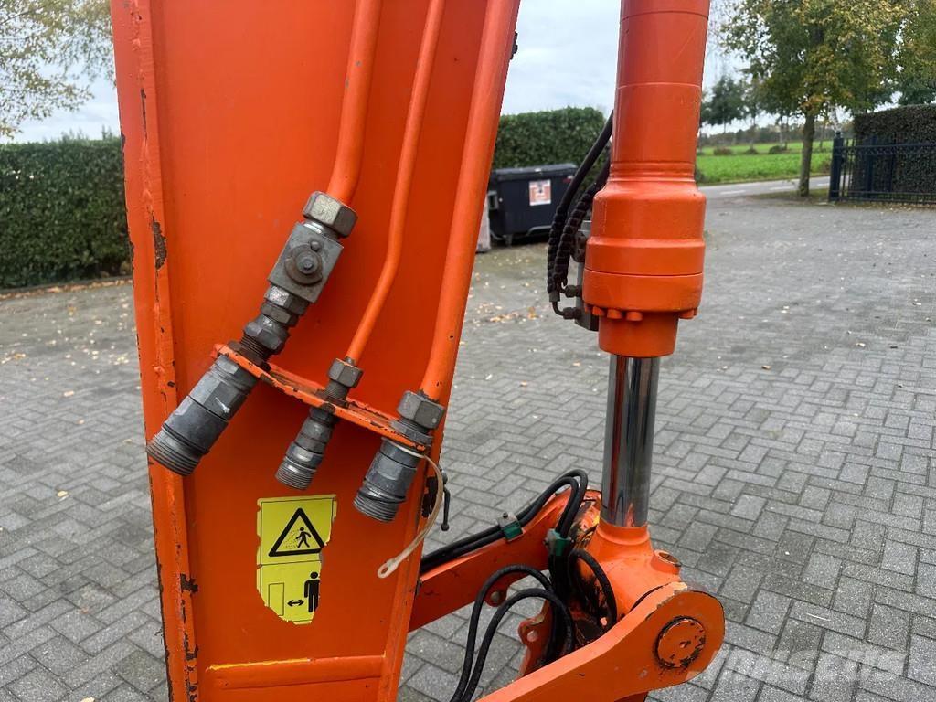 JCB JS145W Bagri na kolesih