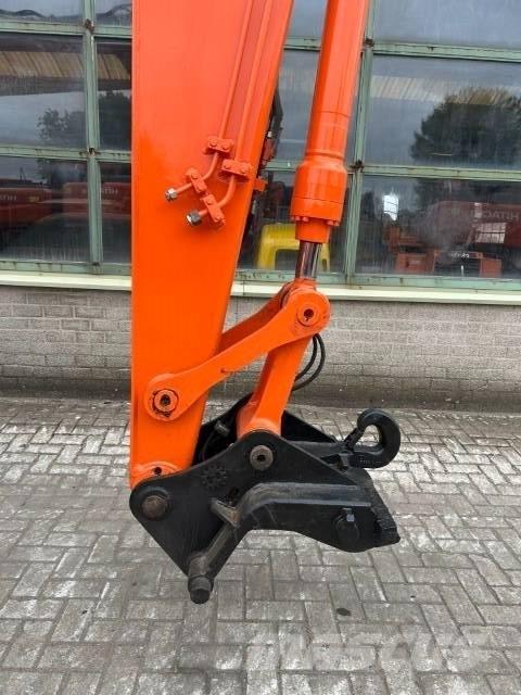 Hitachi ZX 135 US Bagri goseničarji