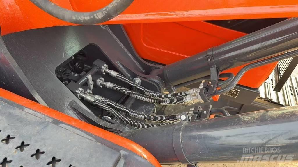 Doosan DX 225 LC Bagri goseničarji