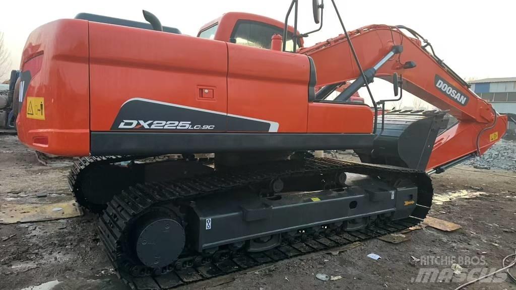Doosan DX 225 LC Bagri goseničarji