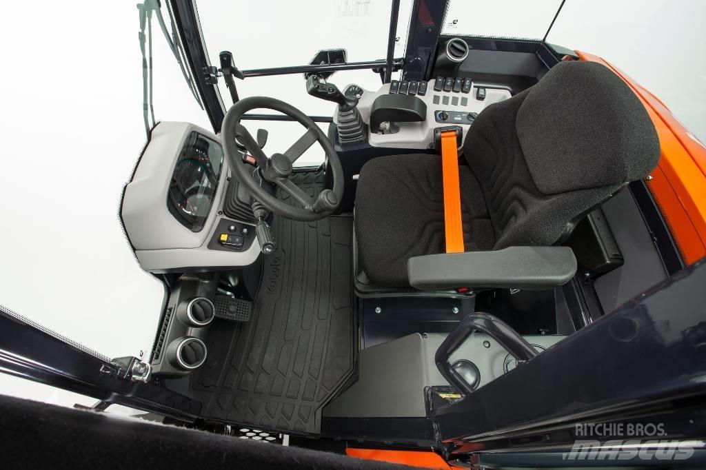 Kubota R 090 Kolesni nakladalci