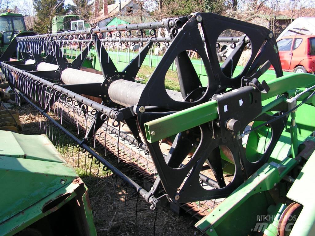 John Deere 618 R Rezalne glave za kombajne