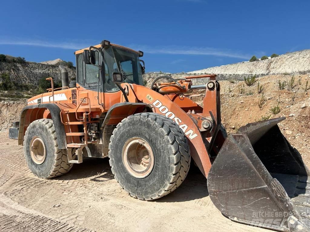 Doosan DL 400 Kolesni nakladalci