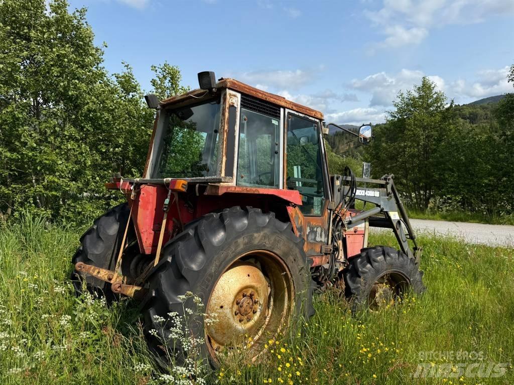 Massey Ferguson 675 Traktorji