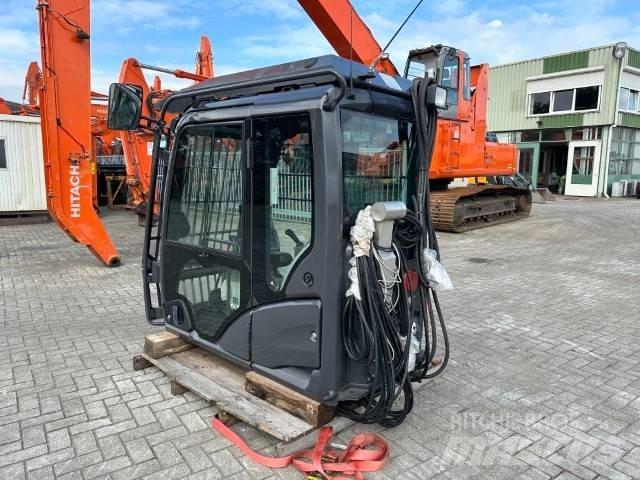 Hitachi ZX-LC-5B Kabine in notranjost