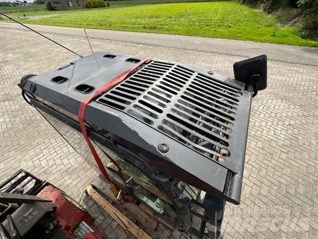 Hitachi ZX-LC-5B Kabine in notranjost