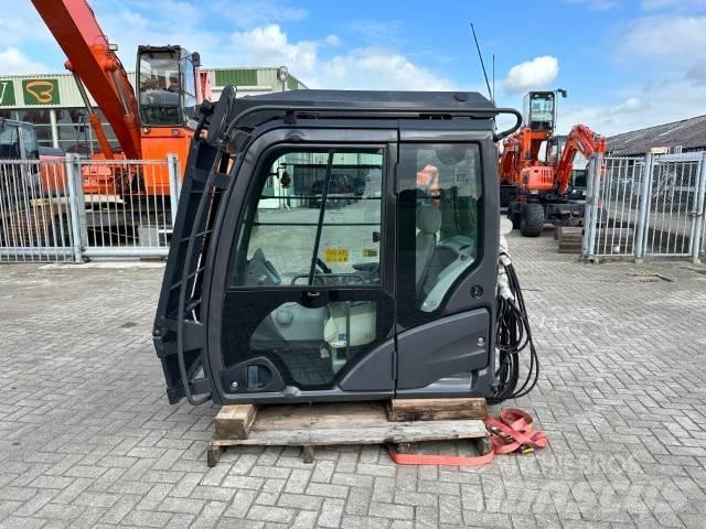 Hitachi ZX-LC-5B Kabine in notranjost