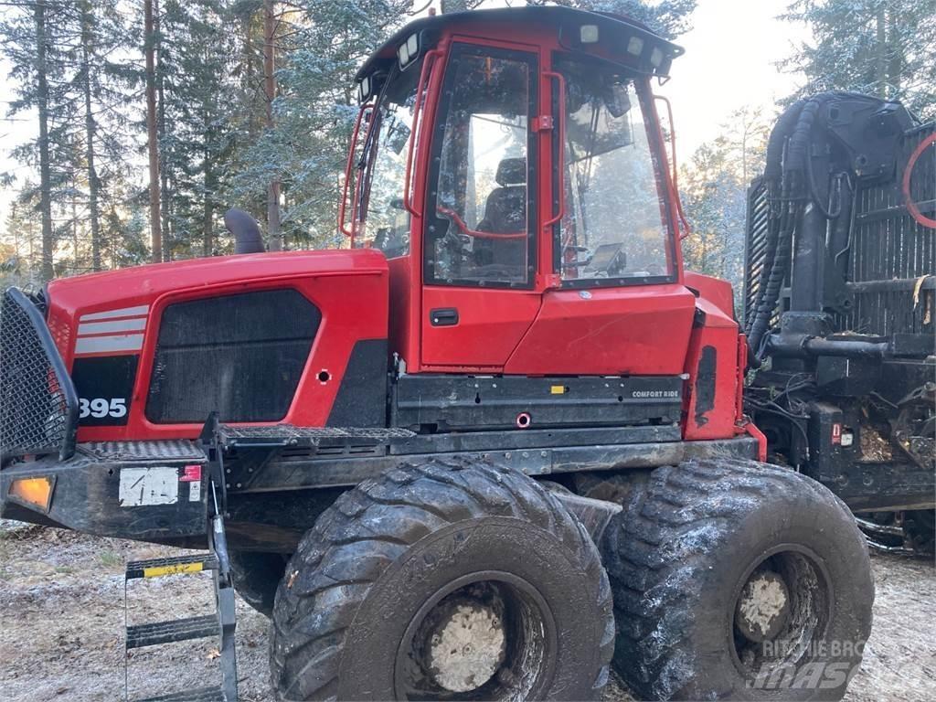 Komatsu 895 Forwarderji