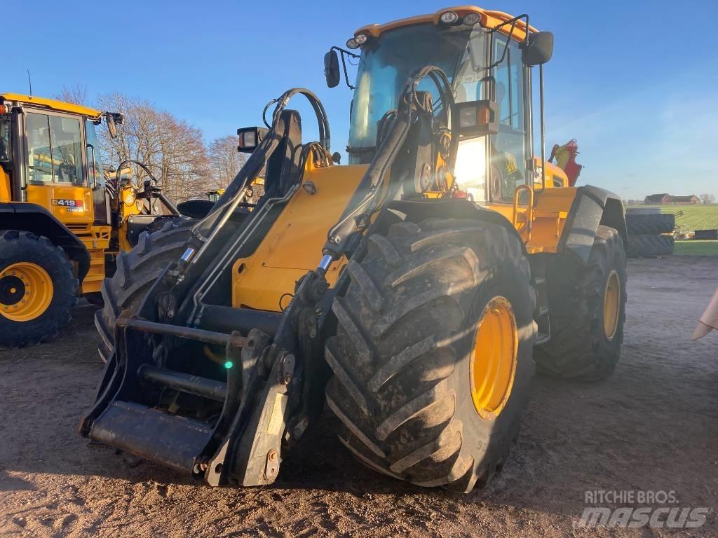 JCB 426E AGRI Kolesni nakladalci