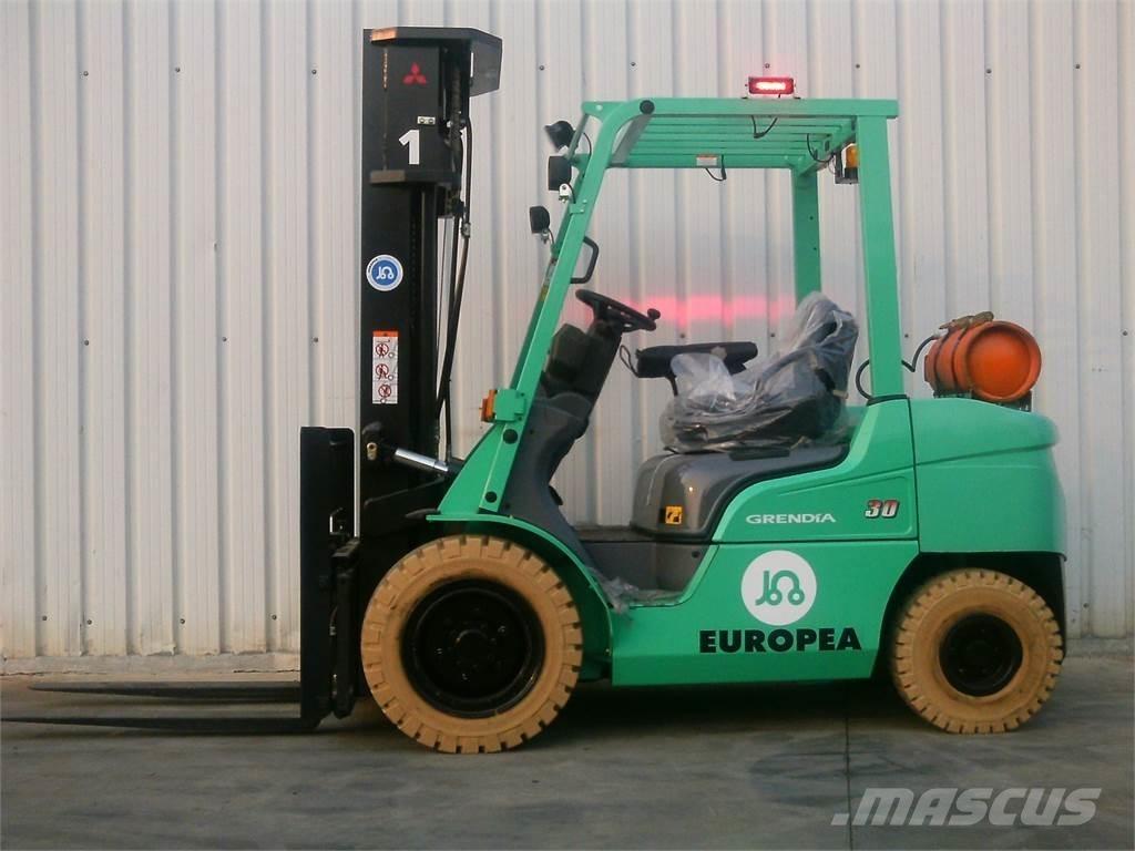 Mitsubishi FG30NTD Plinski viličarji