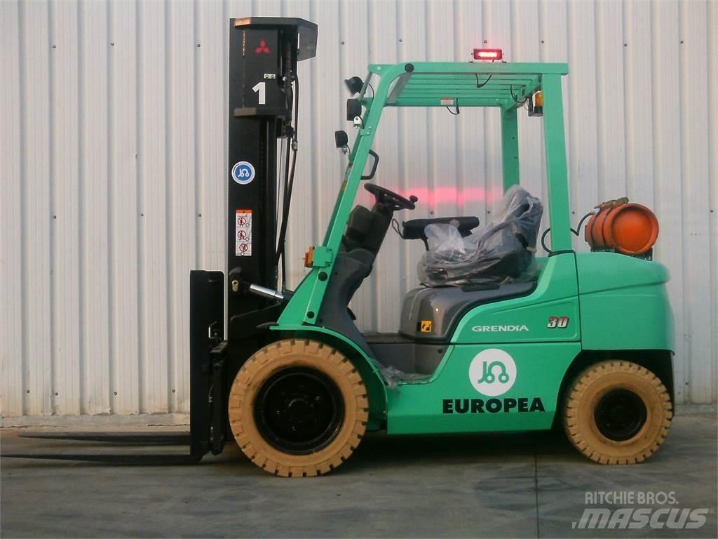 Mitsubishi FG30NTD Plinski viličarji