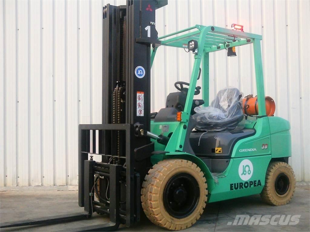 Mitsubishi FG30NTD Plinski viličarji