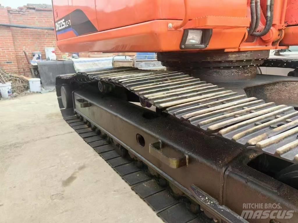 Doosan 225-7 Bagri goseničarji