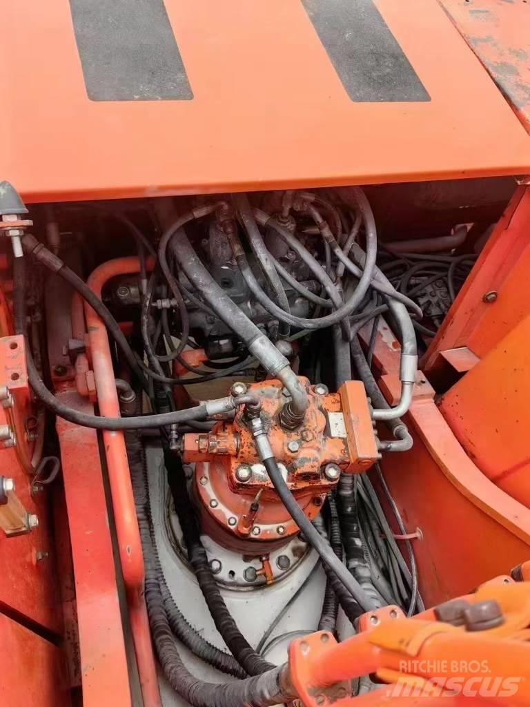 Doosan 225-7 Bagri goseničarji