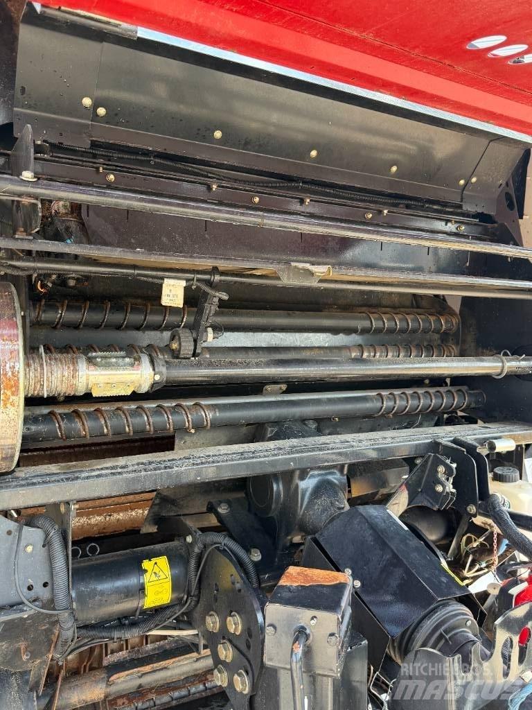 Case IH RB465 Press Balirke (okrogle bale)