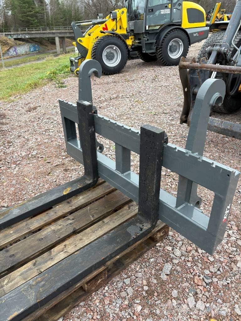 XYZ Gaffelställ BM Kolesni nakladalci