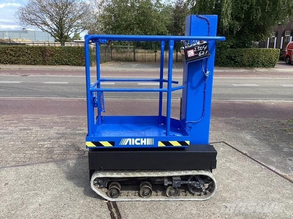 Aichi RM04B Druga dvigala in dvižne ploščadi